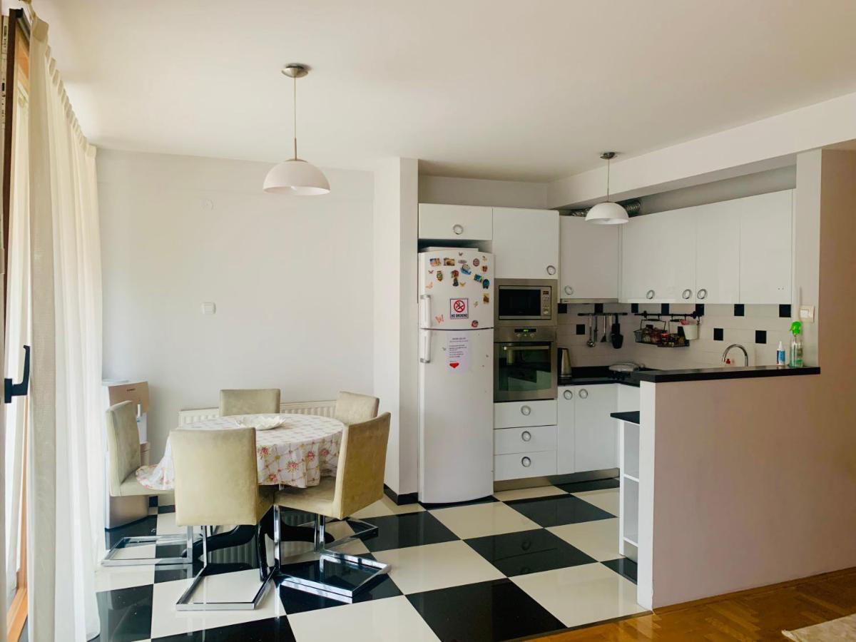 Cozy City Center Apartment Prizren Exterior photo